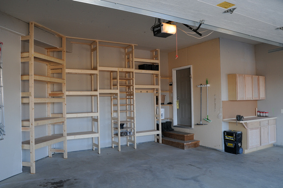 How Garage Shelving Is Beneficial For You?