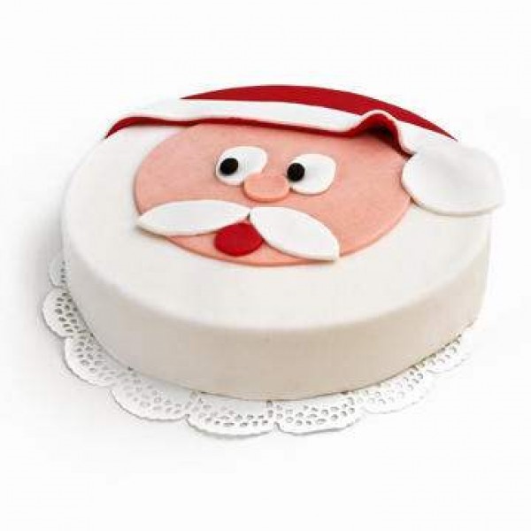10 Imaginative Christmas Cakes Too Chill To Eat
