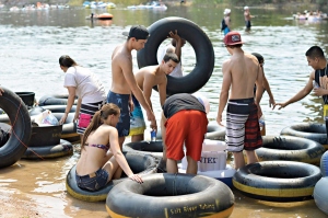 College Student's Guide to Salt River Tubing and Recreation